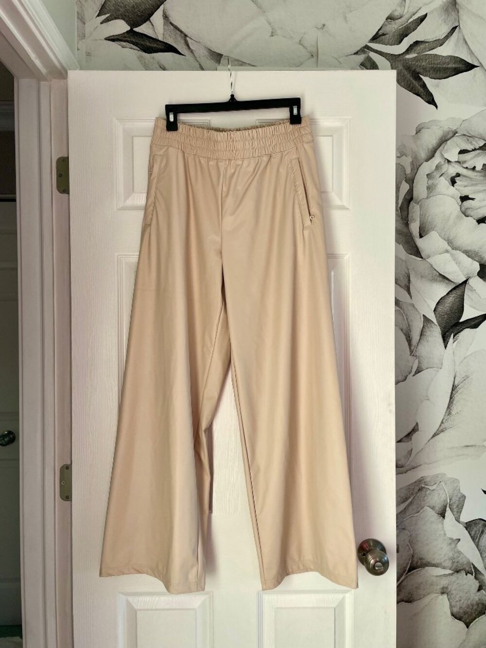 OFFLINE by Aerie Real Luxe Vegan Leather Wide Leg Pull On Pants Size Medium